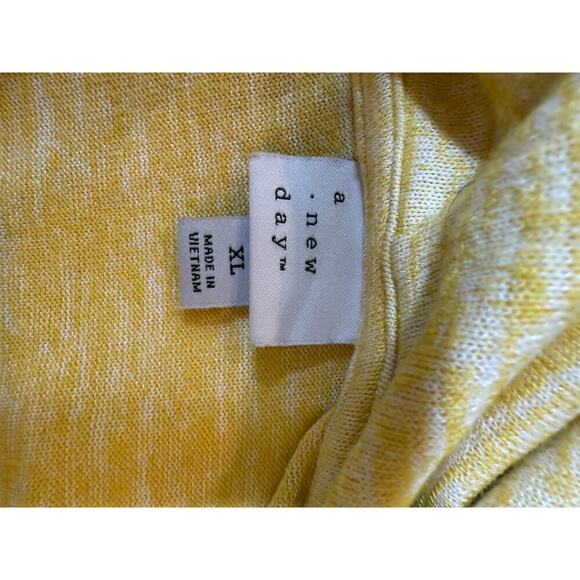 a. new day thin soft yellow hoodie womens xl - Picture 5 of 5